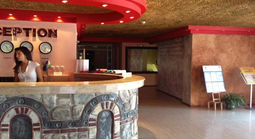 Amaris Hotel 3*